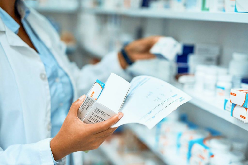 Reglamentación para prescripción y comercialización de medicamentos